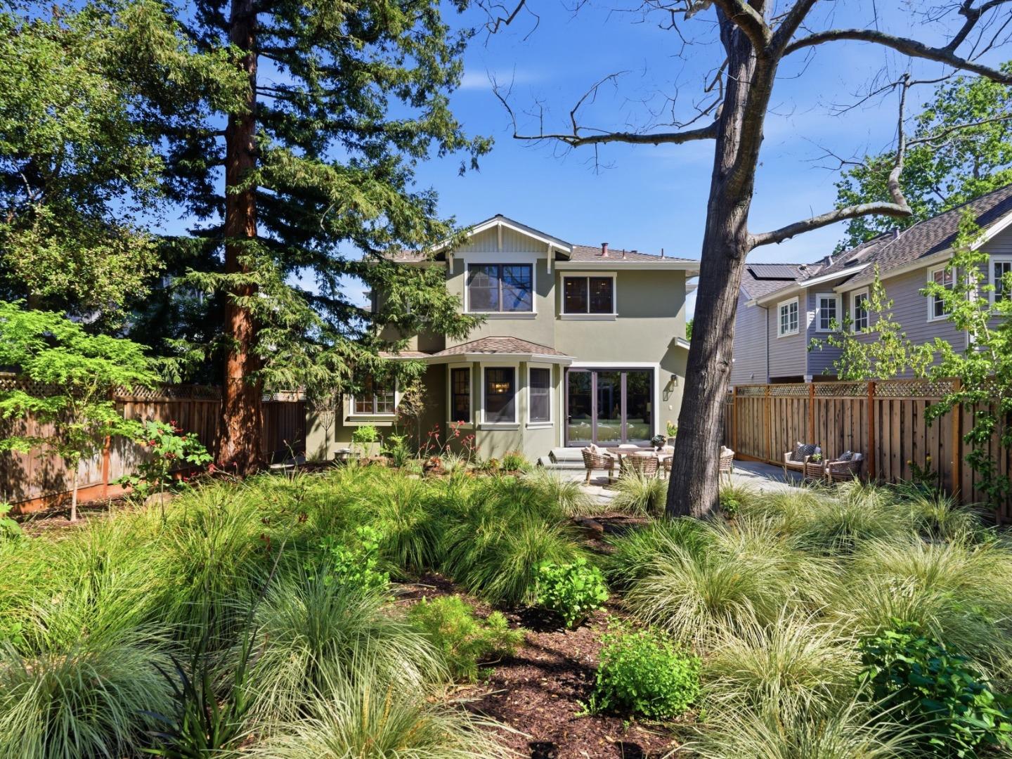 Detail Gallery Image 43 of 55 For 345 Vine St, Menlo Park,  CA 94025 - 5 Beds | 4/1 Baths