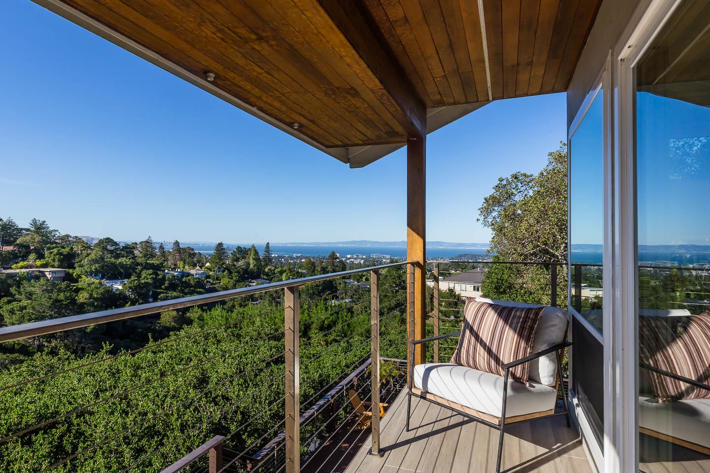 Detail Gallery Image 12 of 15 For 1340 View Haven Rd, Hillsborough,  CA 94010 - 5 Beds | 4/1 Baths