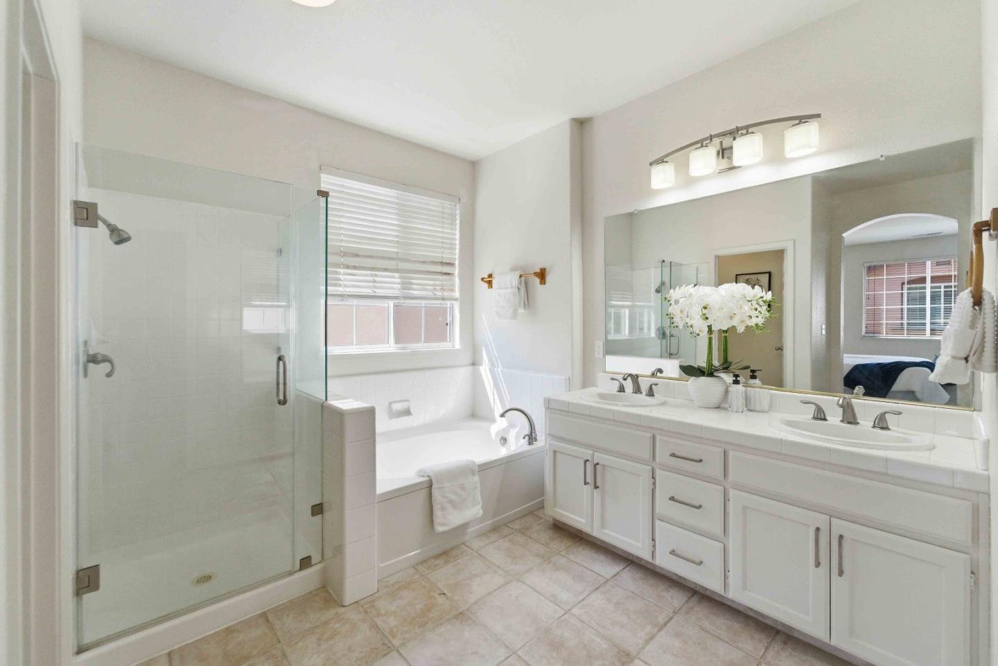 Detail Gallery Image 13 of 29 For 425 S Monroe St, San Jose,  CA 95128 - 3 Beds | 2/1 Baths