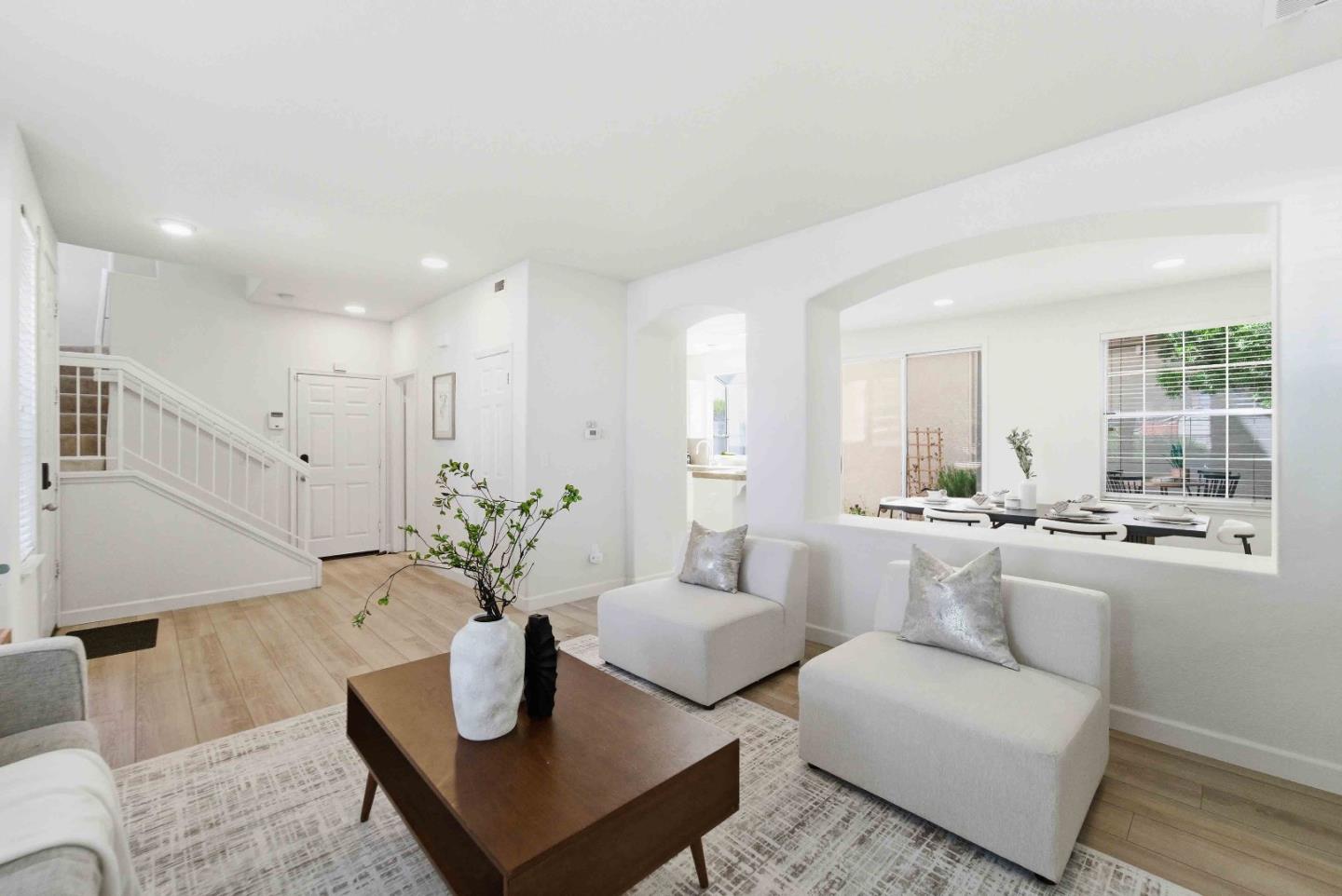 Detail Gallery Image 4 of 29 For 425 S Monroe St, San Jose,  CA 95128 - 3 Beds | 2/1 Baths