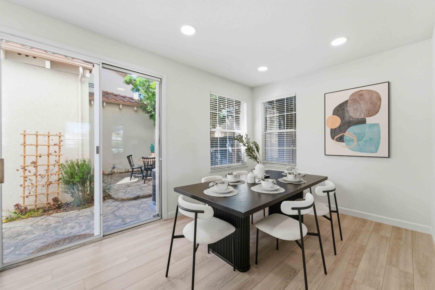 Detail Gallery Image 6 of 29 For 425 S Monroe St, San Jose,  CA 95128 - 3 Beds | 2/1 Baths