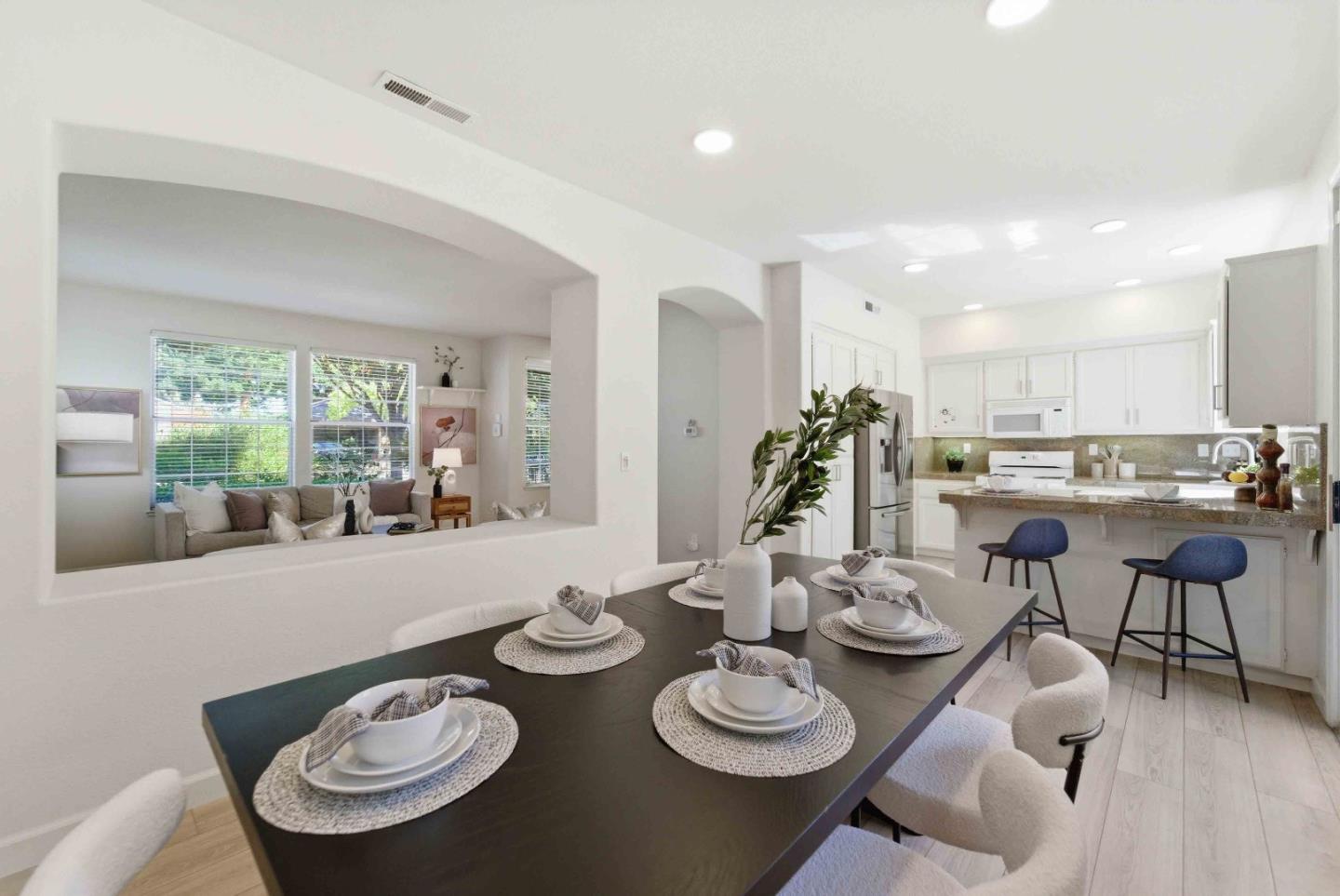 Detail Gallery Image 7 of 29 For 425 S Monroe St, San Jose,  CA 95128 - 3 Beds | 2/1 Baths