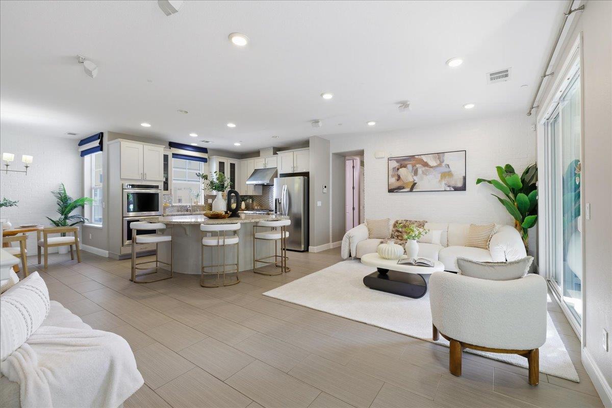 Detail Gallery Image 5 of 47 For 631 True Wind Way #203,  Redwood City,  CA 94063 - 2 Beds | 2/1 Baths