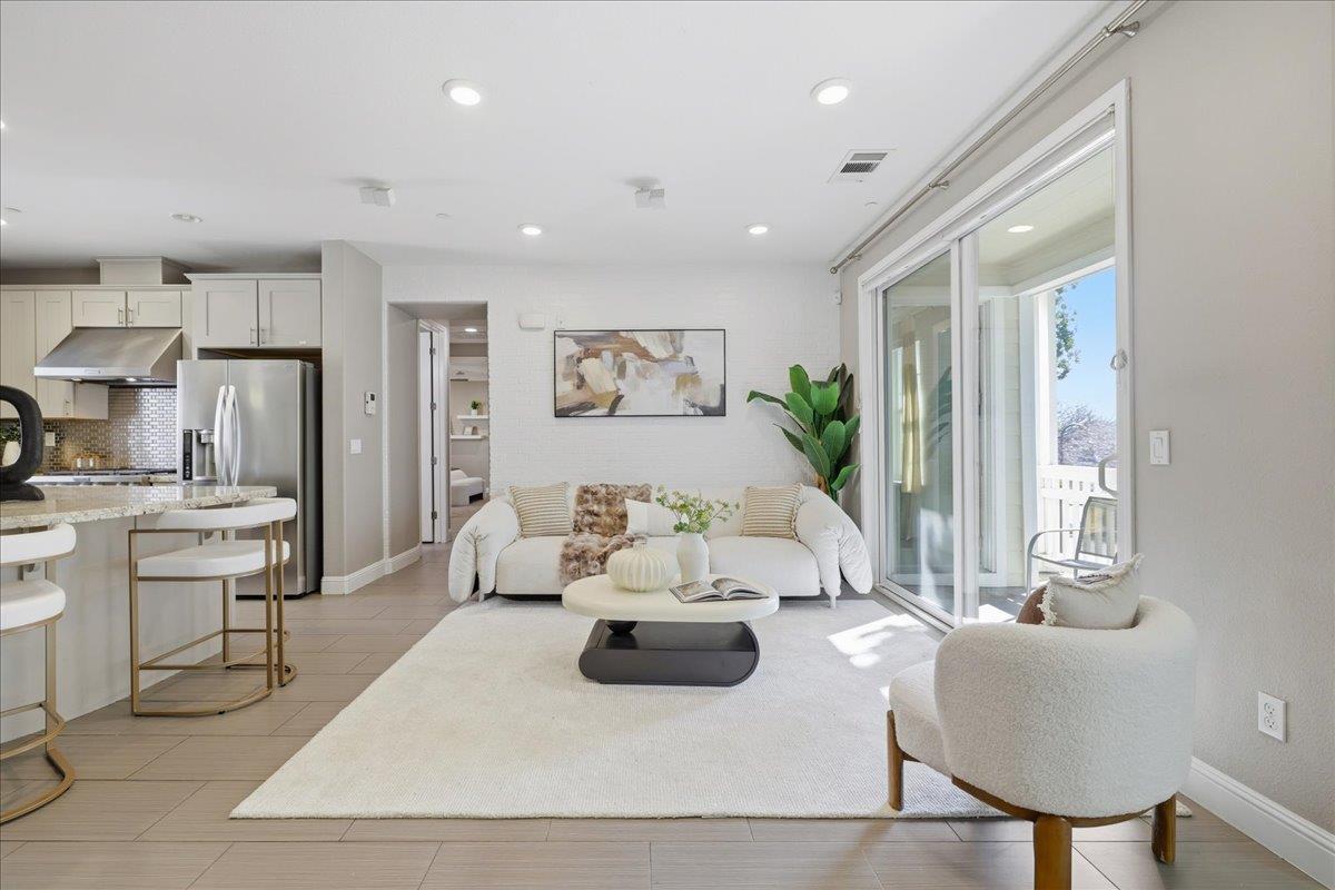 Detail Gallery Image 6 of 47 For 631 True Wind Way #203,  Redwood City,  CA 94063 - 2 Beds | 2/1 Baths