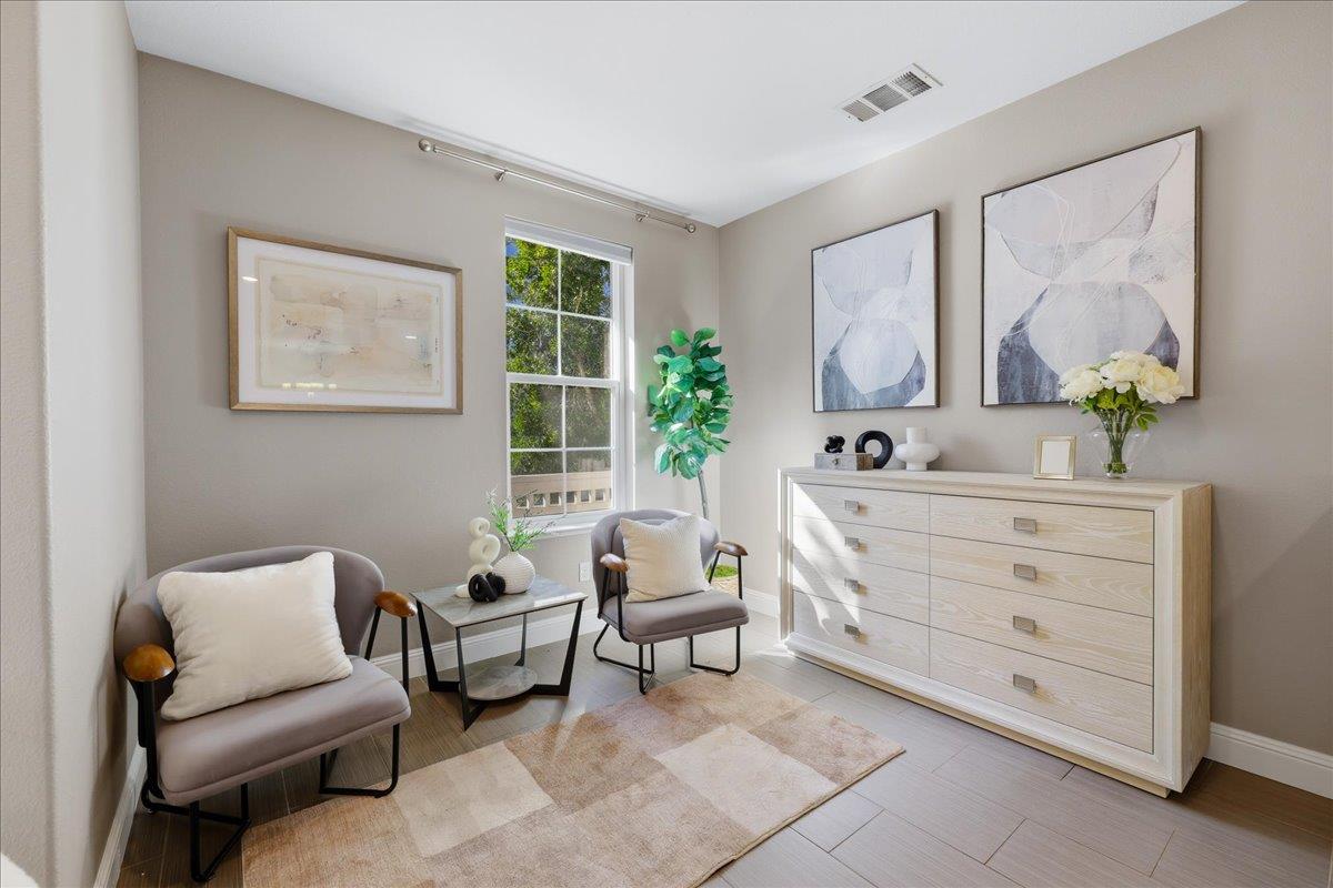 Detail Gallery Image 8 of 47 For 631 True Wind Way #203,  Redwood City,  CA 94063 - 2 Beds | 2/1 Baths