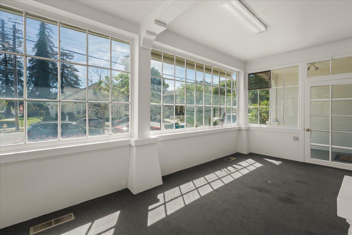 Detail Gallery Image 11 of 28 For 111 5th St, Gilroy,  CA 95020 - 4 Beds | 2 Baths