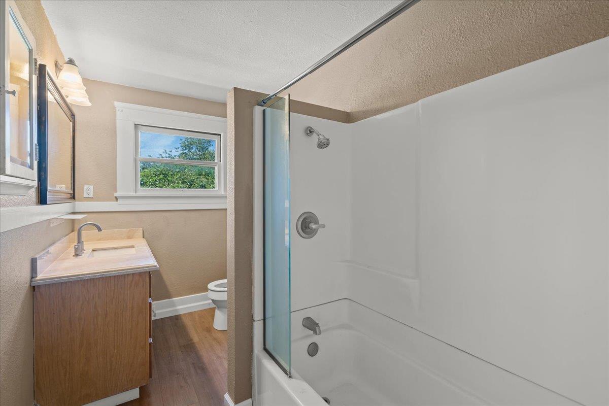 Detail Gallery Image 17 of 28 For 111 5th St, Gilroy,  CA 95020 - 4 Beds | 2 Baths
