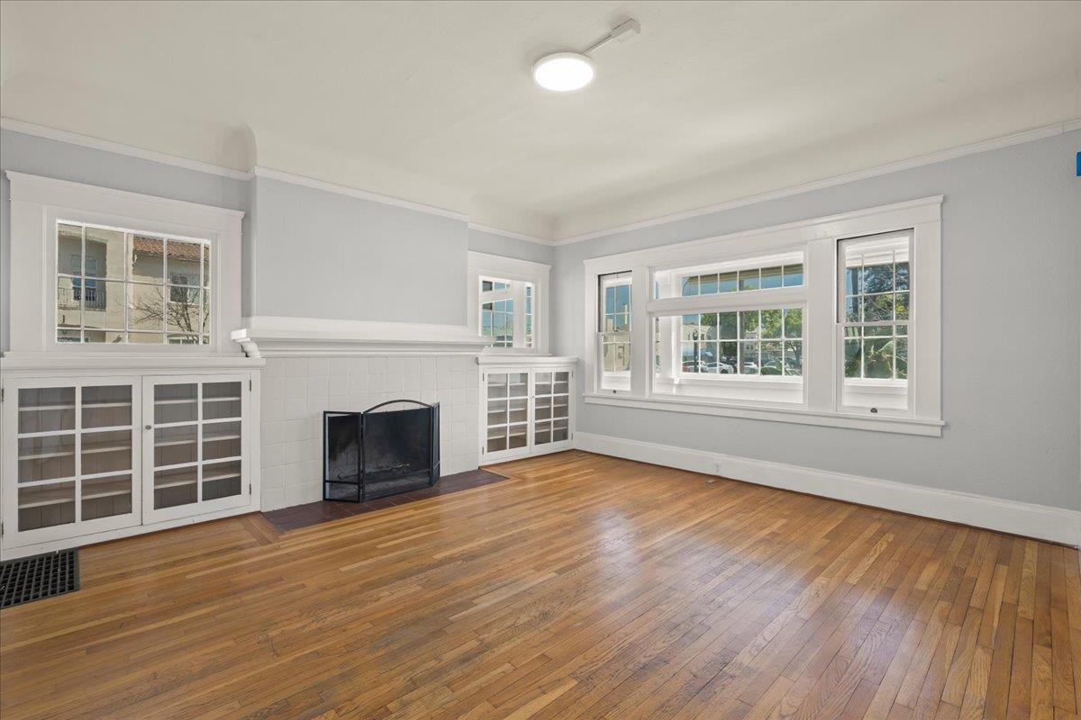 Detail Gallery Image 4 of 28 For 111 5th St, Gilroy,  CA 95020 - 4 Beds | 2 Baths