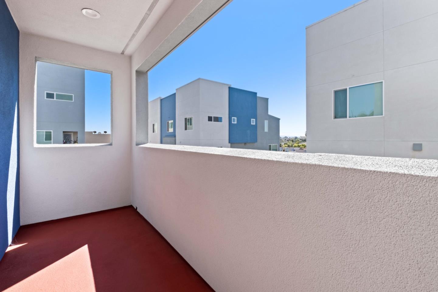 Detail Gallery Image 11 of 28 For 9873 Macarthur Blvd #F,  Oakland,  CA 94605 - 4 Beds | 3 Baths