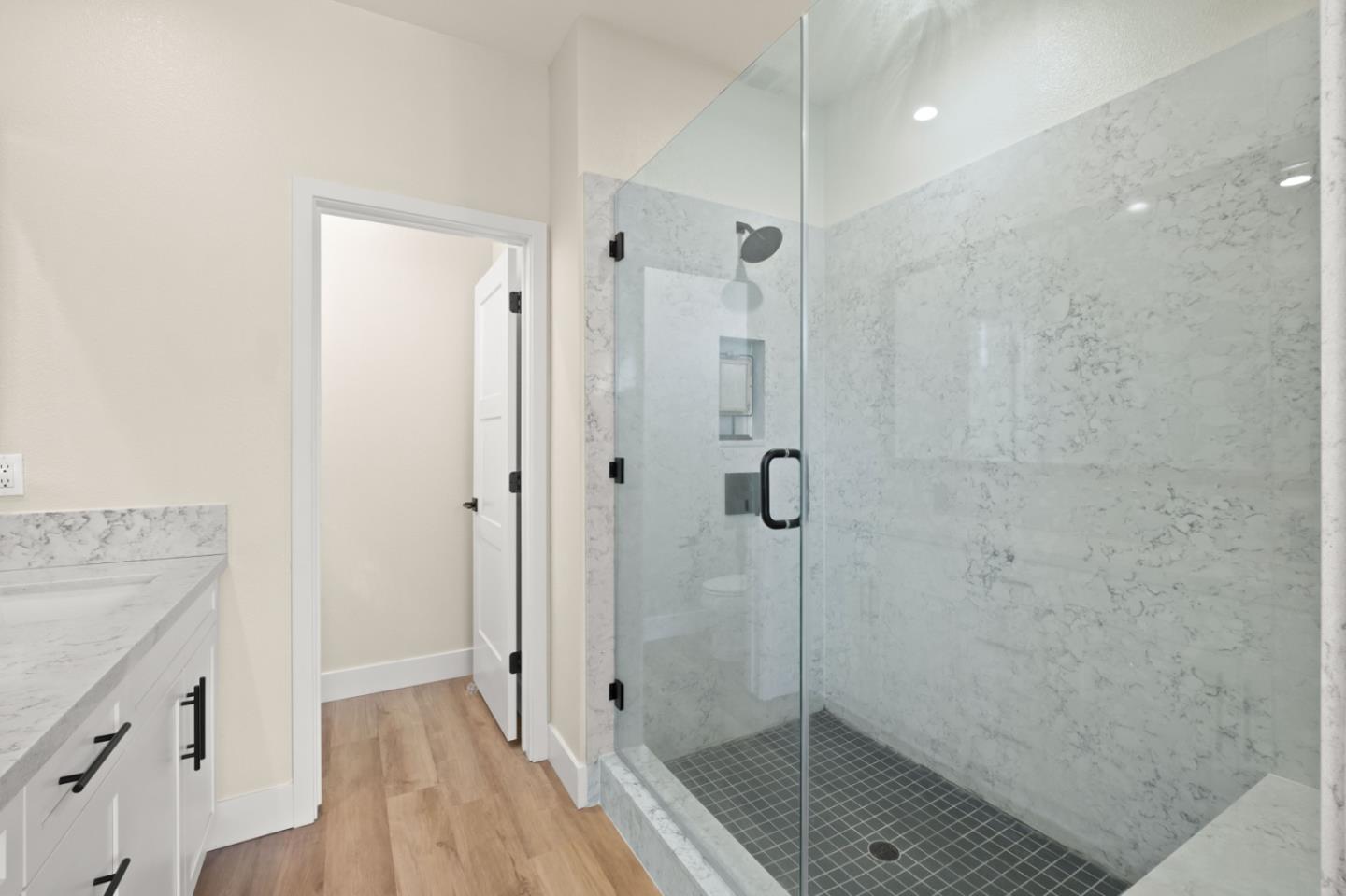 Detail Gallery Image 21 of 28 For 9873 Macarthur Blvd #F,  Oakland,  CA 94605 - 4 Beds | 3 Baths