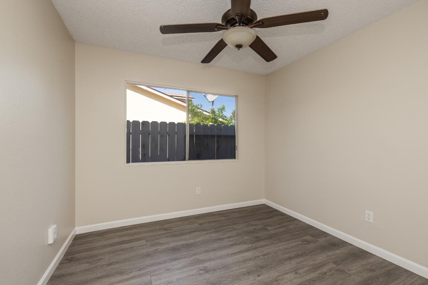 Detail Gallery Image 12 of 35 For 1610 Bondy Ln, Tracy,  CA 95376 - 4 Beds | 2 Baths