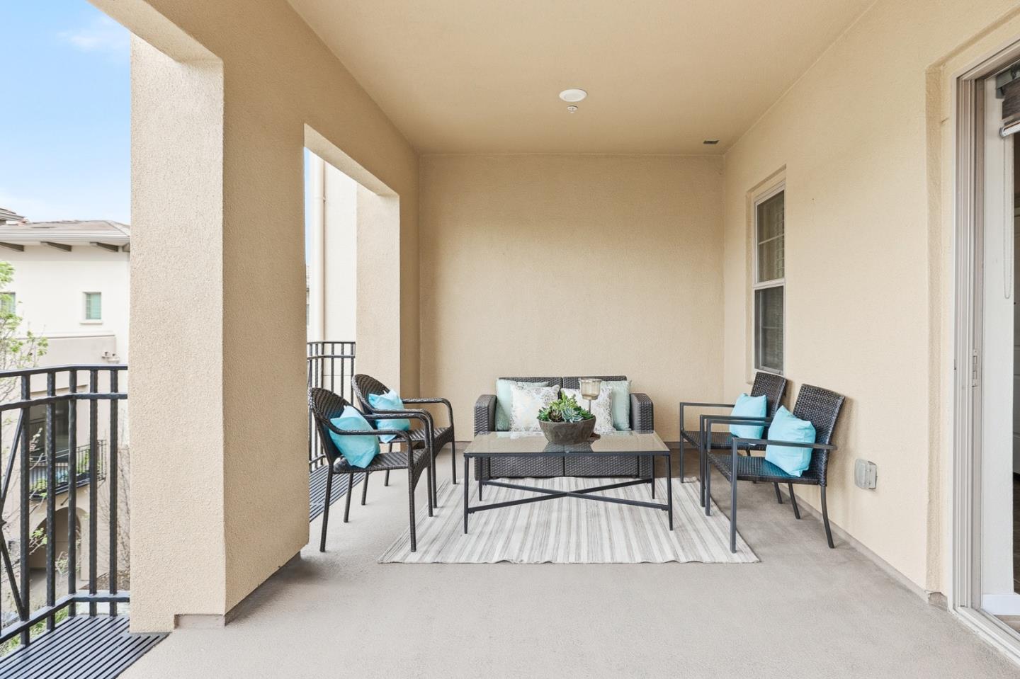 Detail Gallery Image 13 of 49 For 1053 Dewberry Pl #304,  San Jose,  CA 95131 - 4 Beds | 2/1 Baths
