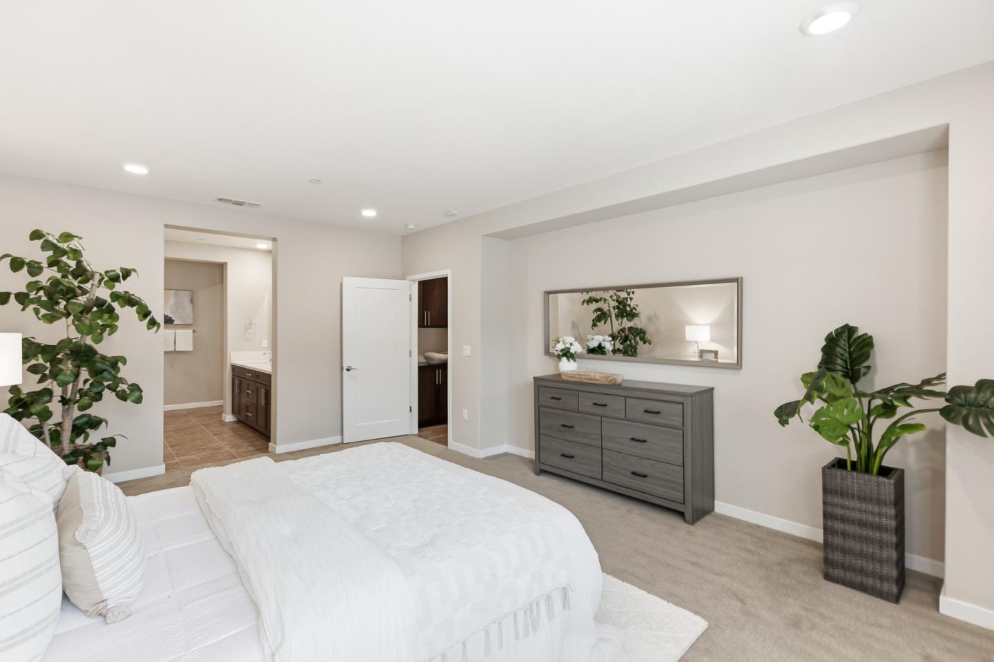 Detail Gallery Image 27 of 49 For 1053 Dewberry Pl #304,  San Jose,  CA 95131 - 4 Beds | 2/1 Baths