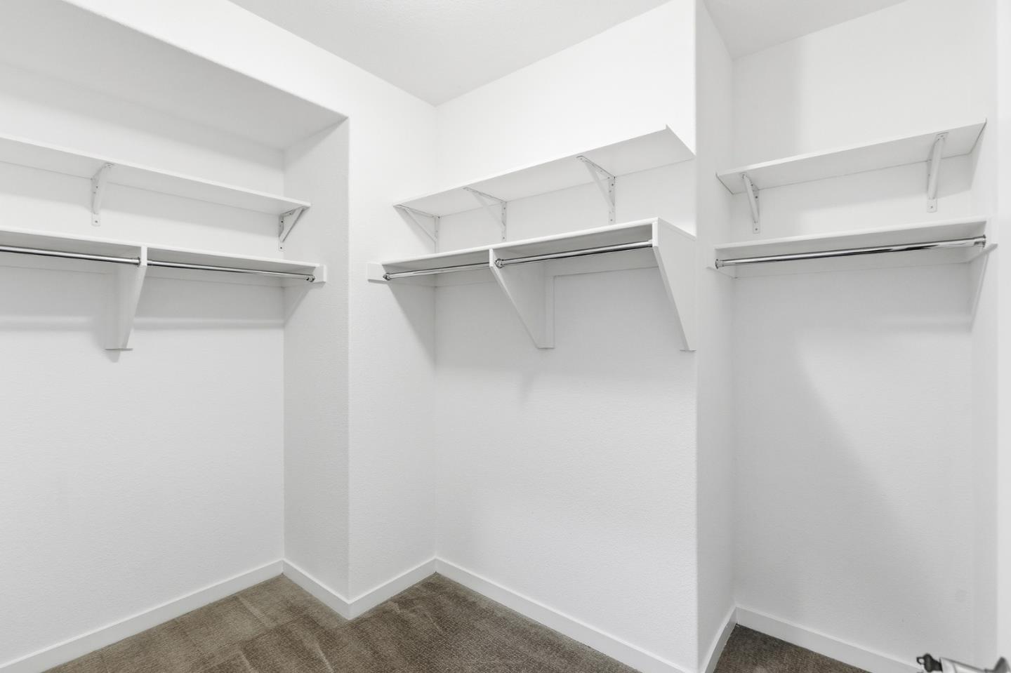 Detail Gallery Image 31 of 49 For 1053 Dewberry Pl #304,  San Jose,  CA 95131 - 4 Beds | 2/1 Baths