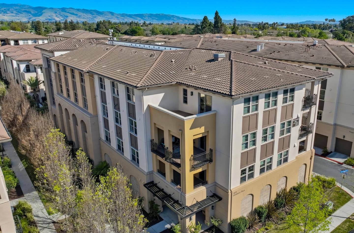 Detail Gallery Image 44 of 49 For 1053 Dewberry Pl #304,  San Jose,  CA 95131 - 4 Beds | 2/1 Baths