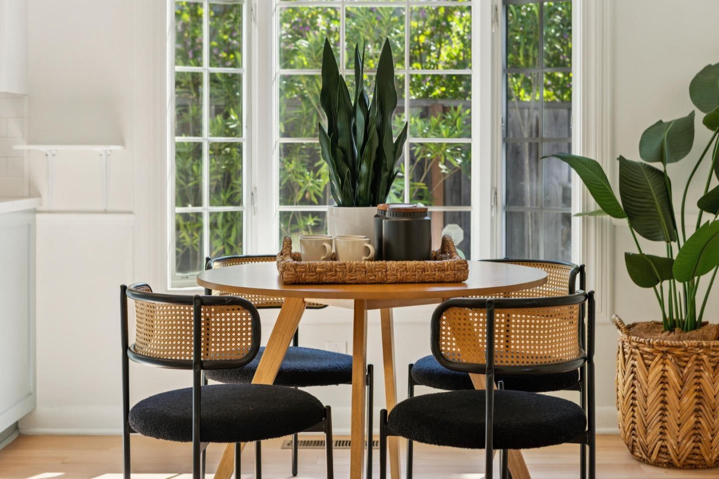 Detail Gallery Image 10 of 42 For 13120 via Madronas Dr, Saratoga,  CA 95070 - 5 Beds | 3 Baths