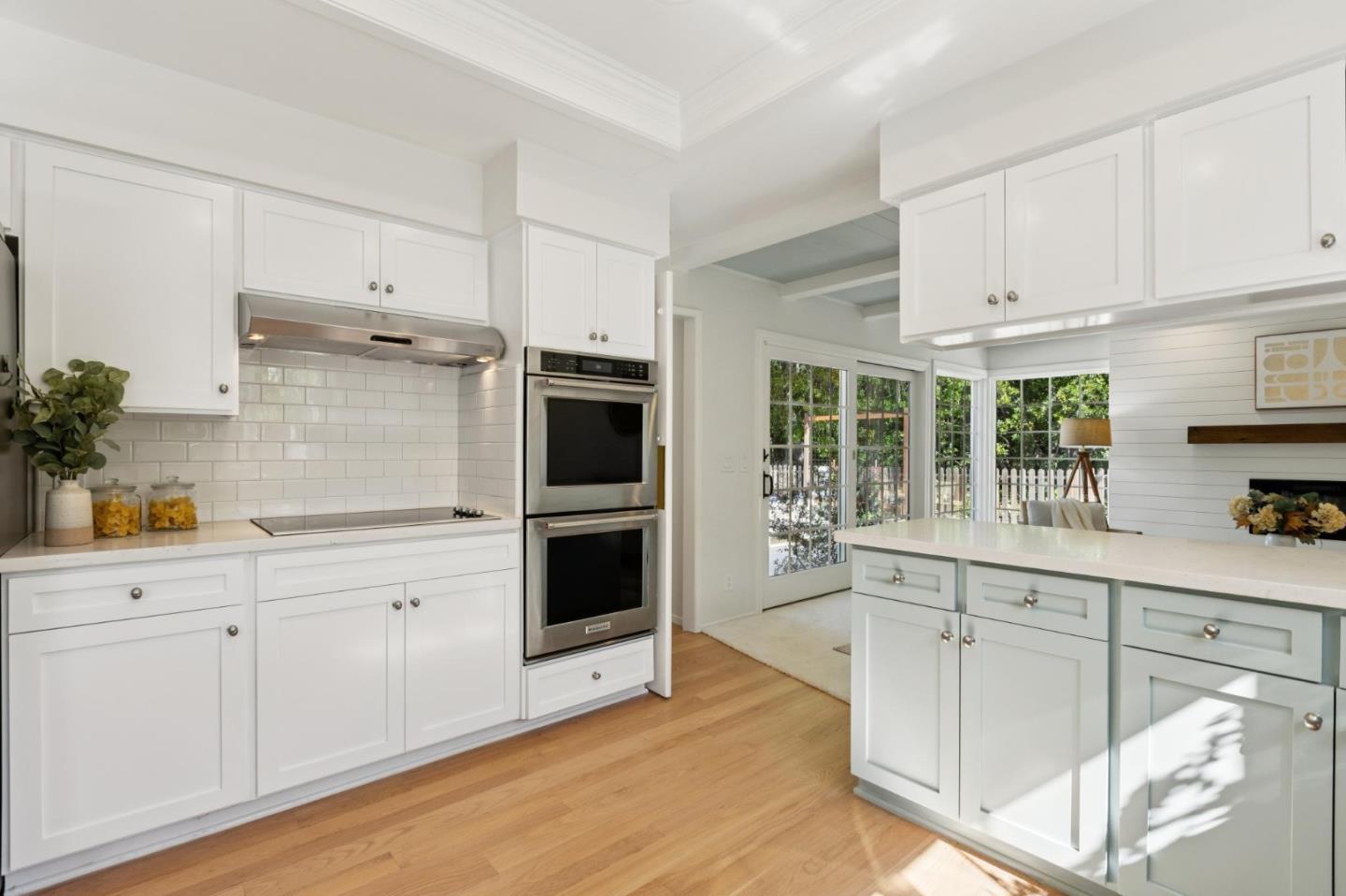 Detail Gallery Image 12 of 42 For 13120 via Madronas Dr, Saratoga,  CA 95070 - 5 Beds | 3 Baths