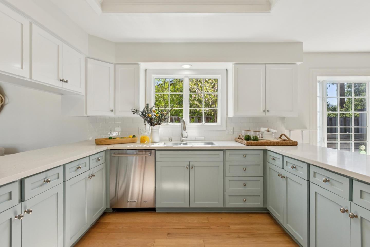 Detail Gallery Image 13 of 42 For 13120 via Madronas Dr, Saratoga,  CA 95070 - 5 Beds | 3 Baths