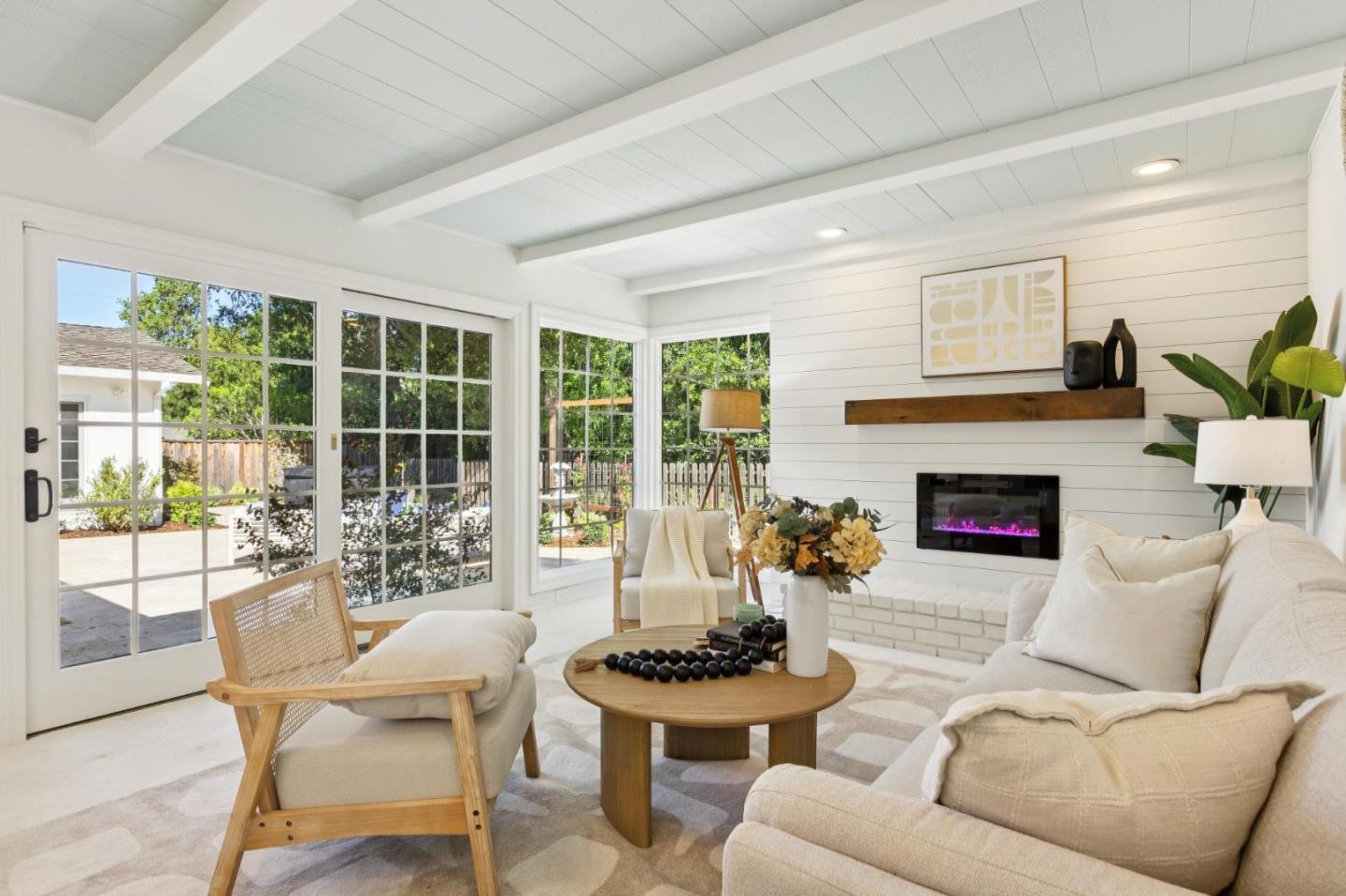 Detail Gallery Image 14 of 42 For 13120 via Madronas Dr, Saratoga,  CA 95070 - 5 Beds | 3 Baths