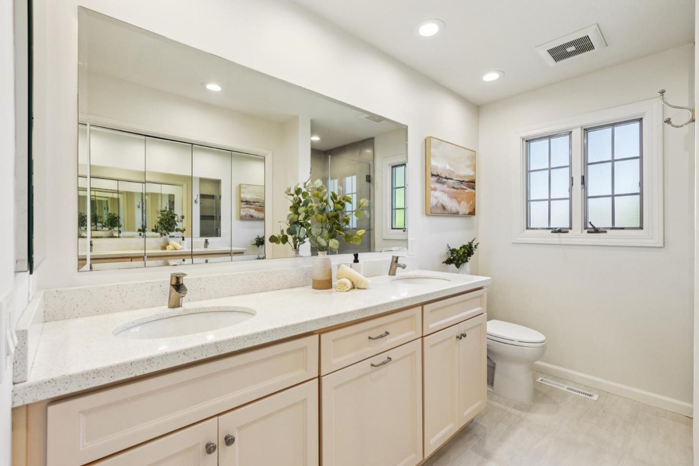 Detail Gallery Image 19 of 42 For 13120 via Madronas Dr, Saratoga,  CA 95070 - 5 Beds | 3 Baths