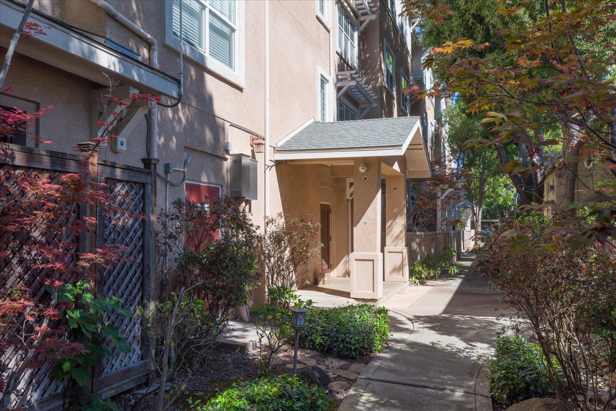 Detail Gallery Image 2 of 16 For 453 E Okeefe St #307,  East Palo Alto,  CA 94303 - 2 Beds | 2 Baths