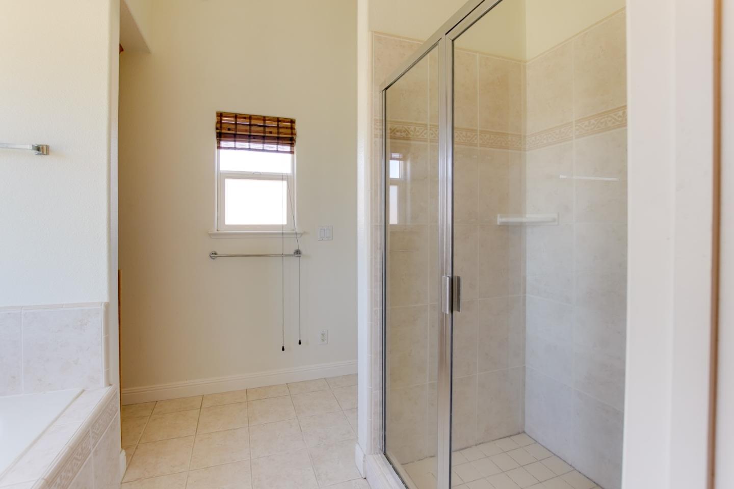 Detail Gallery Image 20 of 34 For 1890 Calistoga Dr, Hollister,  CA 95023 - 4 Beds | 2/1 Baths