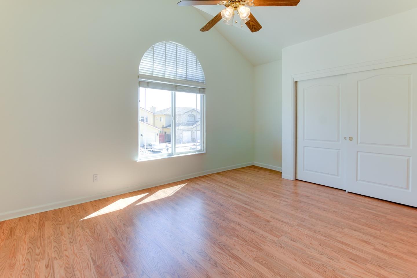 Detail Gallery Image 22 of 34 For 1890 Calistoga Dr, Hollister,  CA 95023 - 4 Beds | 2/1 Baths