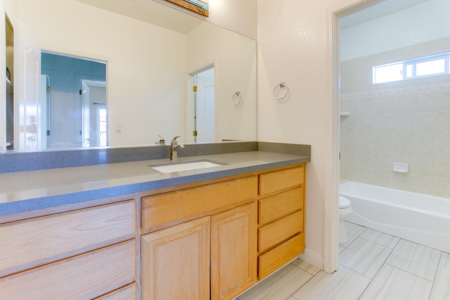 Detail Gallery Image 24 of 34 For 1890 Calistoga Dr, Hollister,  CA 95023 - 4 Beds | 2/1 Baths