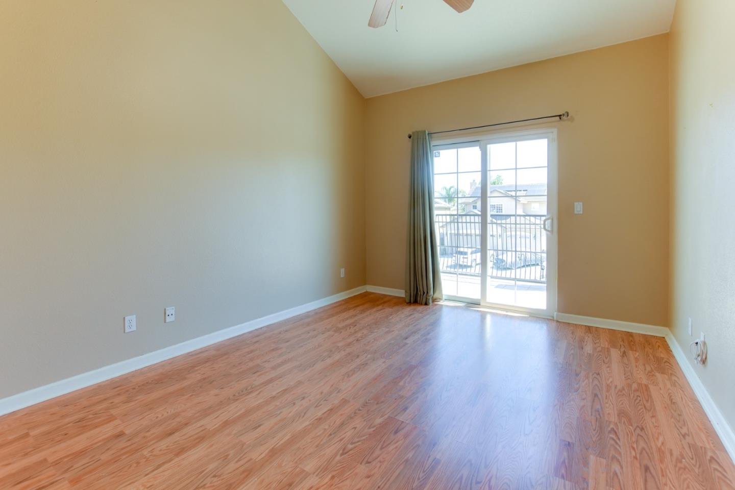 Detail Gallery Image 26 of 34 For 1890 Calistoga Dr, Hollister,  CA 95023 - 4 Beds | 2/1 Baths