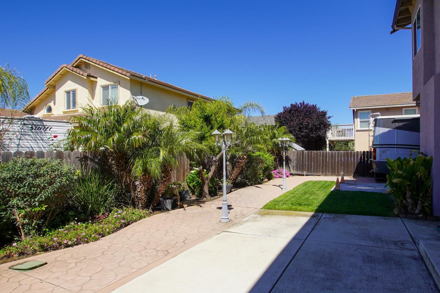 Detail Gallery Image 28 of 34 For 1890 Calistoga Dr, Hollister,  CA 95023 - 4 Beds | 2/1 Baths