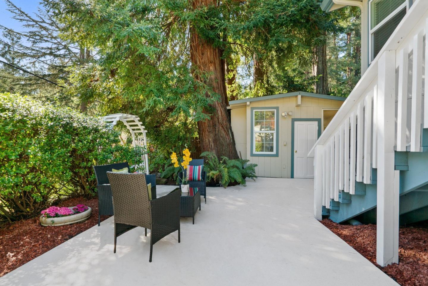 Detail Gallery Image 4 of 43 For 635 Bethany Dr, Scotts Valley,  CA 95066 - 3 Beds | 2 Baths