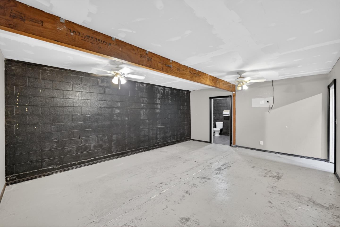 Detail Gallery Image 11 of 20 For 760 Stone St, Oakland,  CA 94603 - – Beds | – Baths