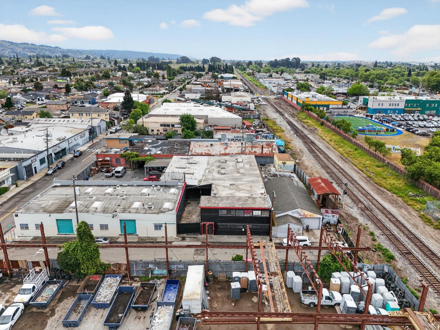 Detail Gallery Image 5 of 20 For 760 Stone St, Oakland,  CA 94603 - – Beds | – Baths