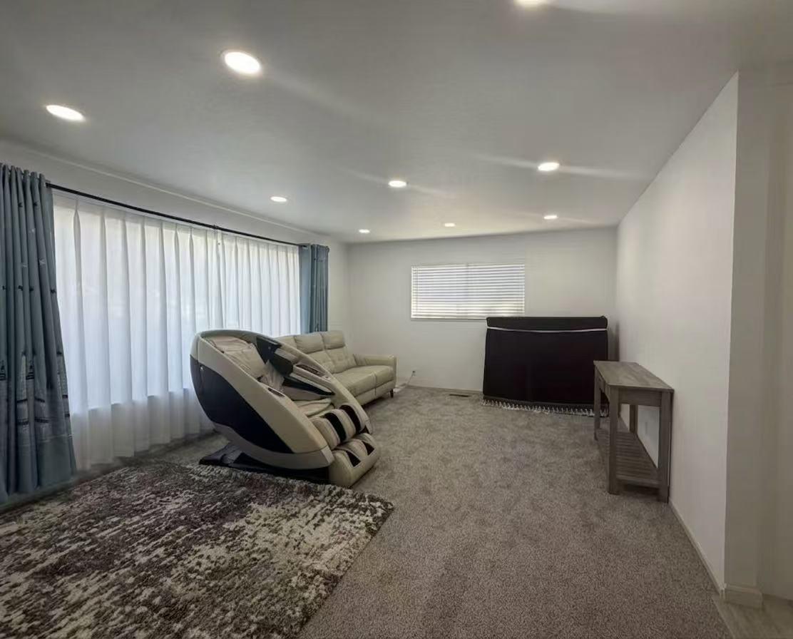 Detail Gallery Image 5 of 11 For 1379 Miller Ave, San Jose,  CA 95129 - 4 Beds | 2 Baths