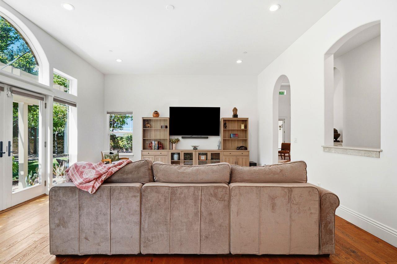 Detail Gallery Image 12 of 61 For 733 Vineyard Ter, Pleasanton,  CA 94566 - 5 Beds | 5 Baths