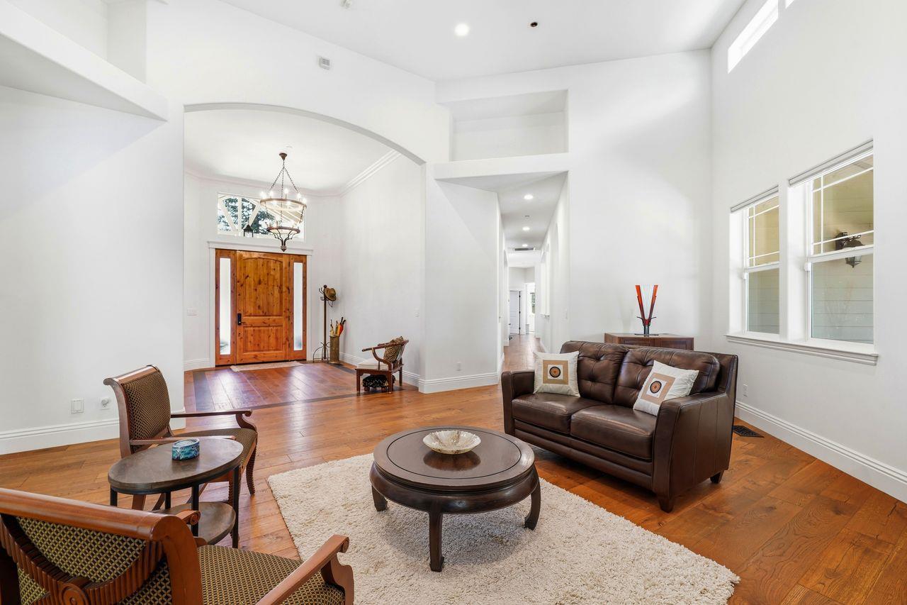 Detail Gallery Image 8 of 61 For 733 Vineyard Ter, Pleasanton,  CA 94566 - 5 Beds | 5 Baths