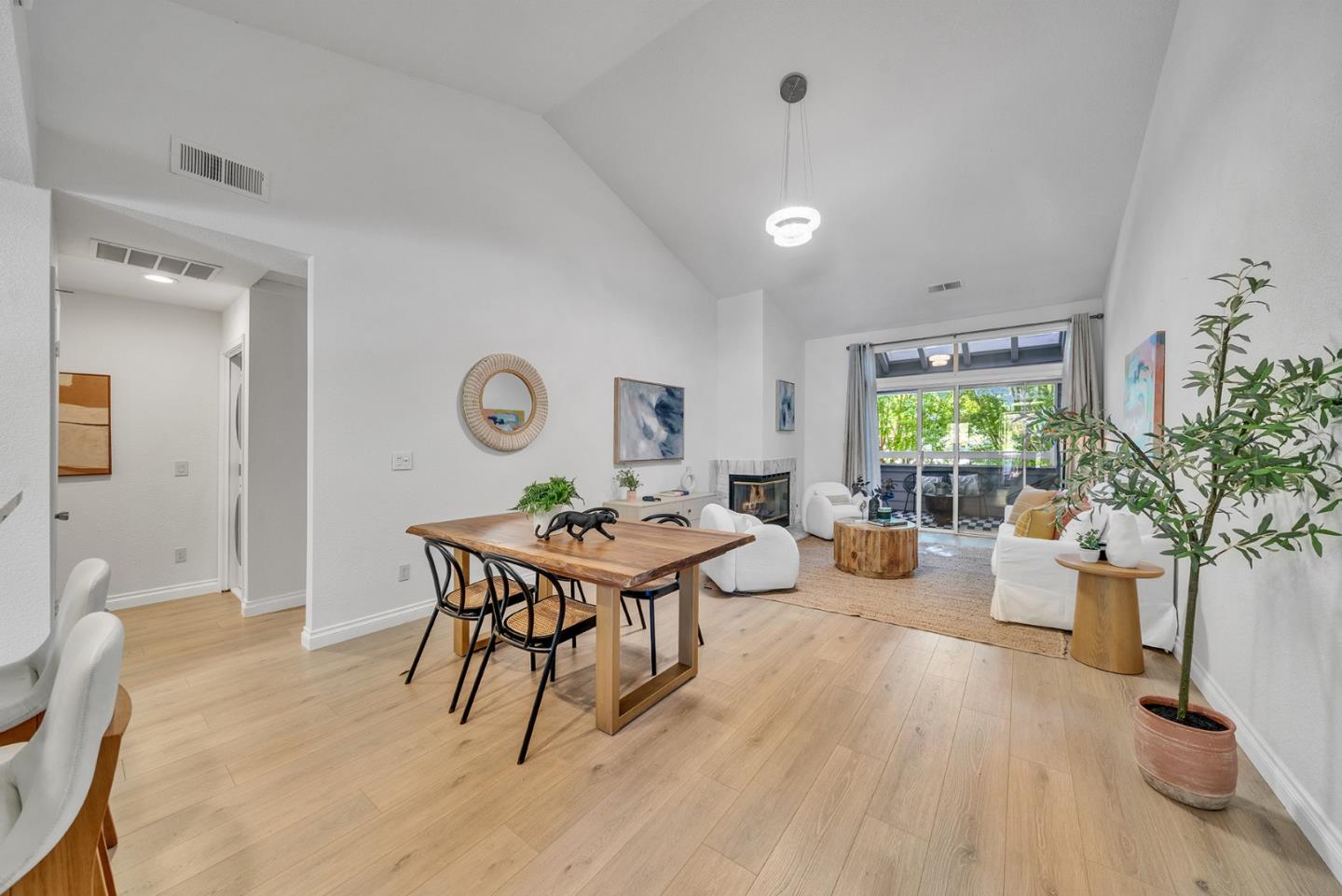 Photo #4: ML82041583 Listing: Photo #4