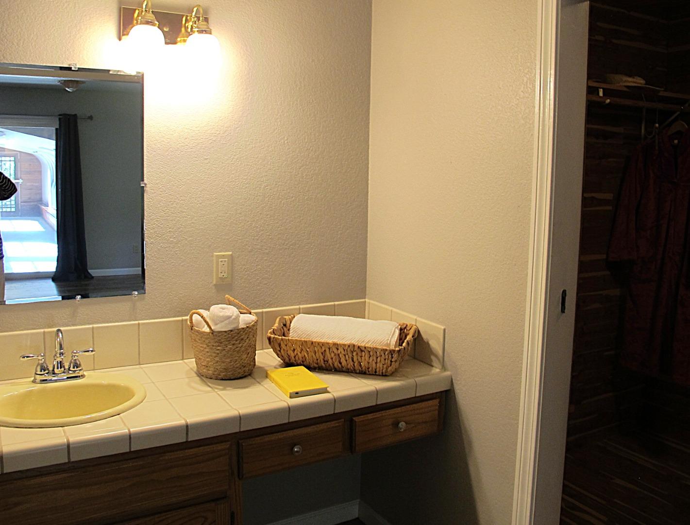 Detail Gallery Image 12 of 62 For 300 Winona Way, Aptos,  CA 95003 - 4 Beds | 2/1 Baths