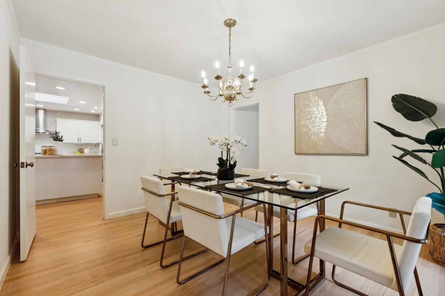 Detail Gallery Image 13 of 63 For 12304 Saratoga Creek, Saratoga,  CA 95070 - 4 Beds | 2/1 Baths