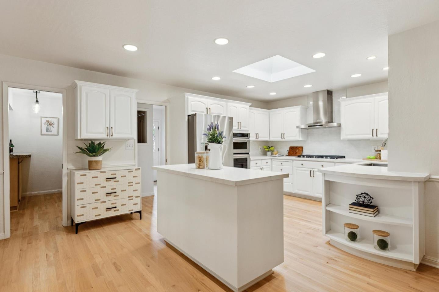 Detail Gallery Image 15 of 63 For 12304 Saratoga Creek, Saratoga,  CA 95070 - 4 Beds | 2/1 Baths