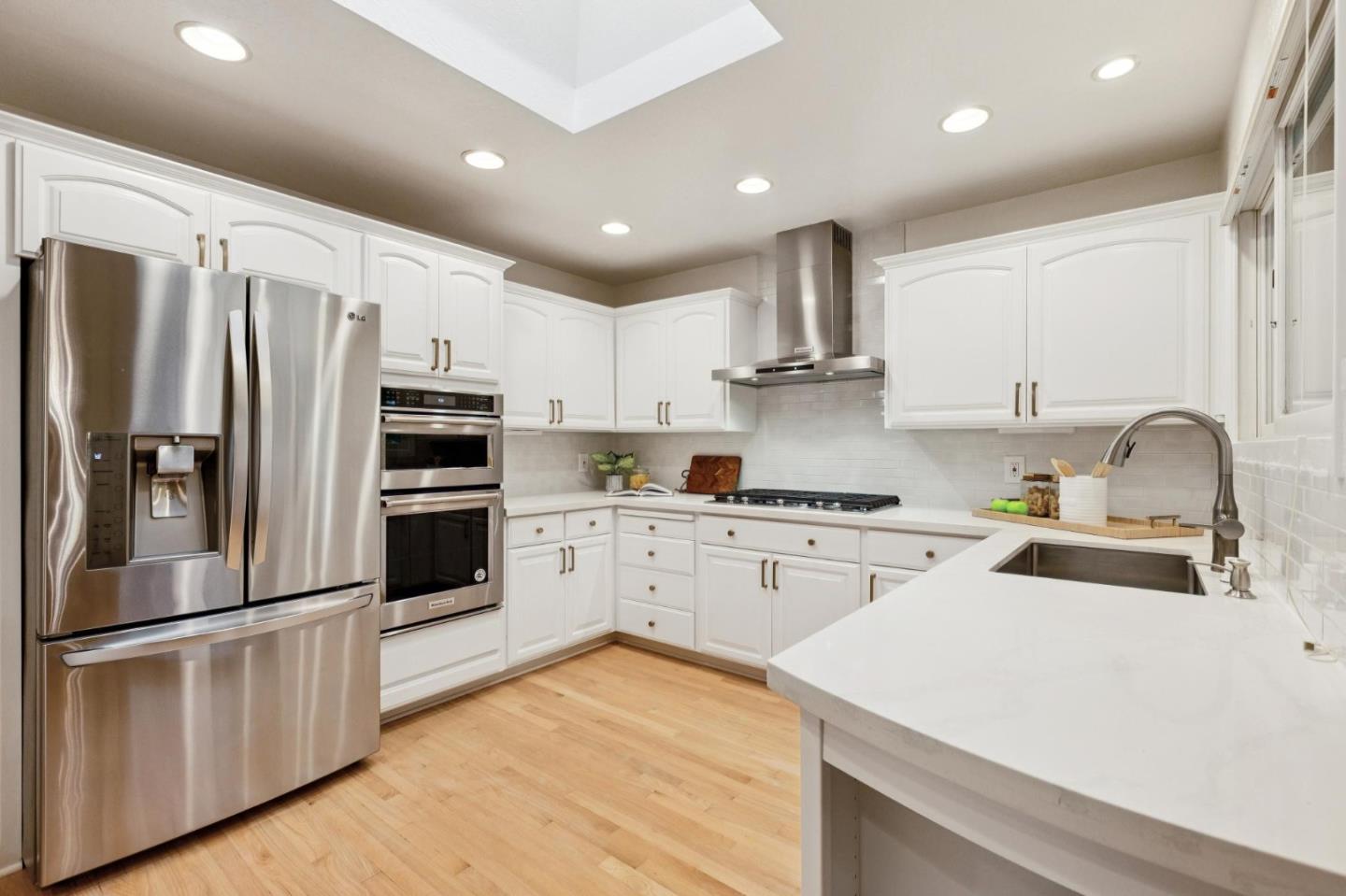 Detail Gallery Image 16 of 63 For 12304 Saratoga Creek, Saratoga,  CA 95070 - 4 Beds | 2/1 Baths