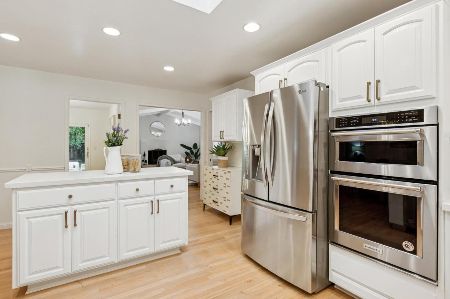 Detail Gallery Image 19 of 63 For 12304 Saratoga Creek, Saratoga,  CA 95070 - 4 Beds | 2/1 Baths