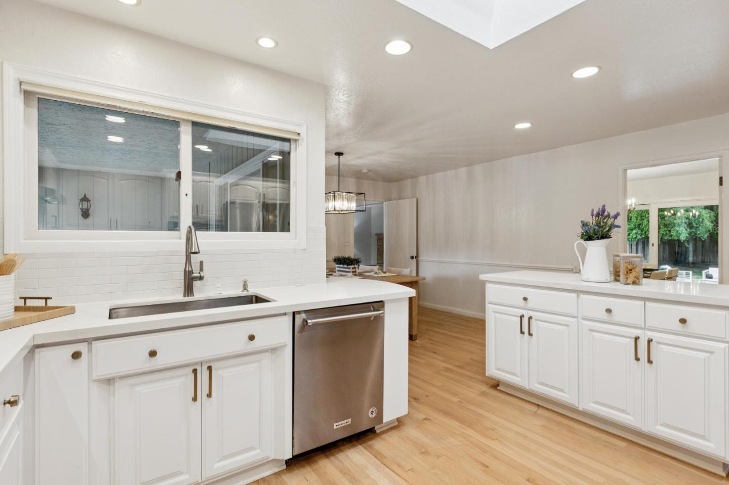 Detail Gallery Image 20 of 63 For 12304 Saratoga Creek, Saratoga,  CA 95070 - 4 Beds | 2/1 Baths