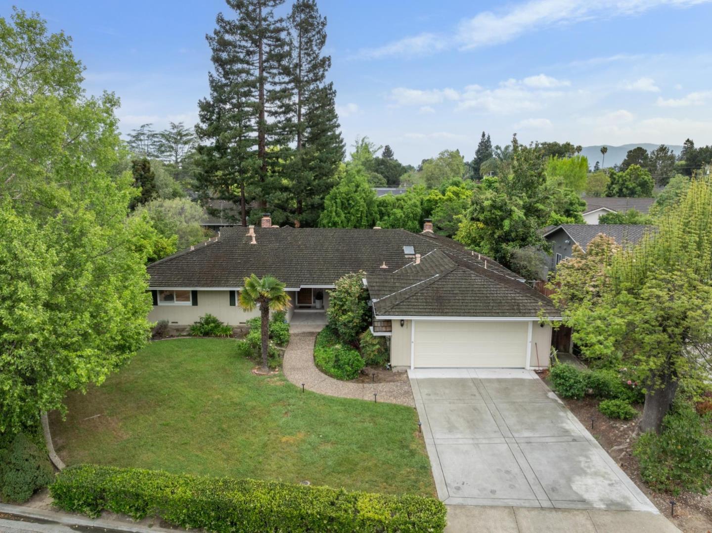 Detail Gallery Image 3 of 63 For 12304 Saratoga Creek, Saratoga,  CA 95070 - 4 Beds | 2/1 Baths