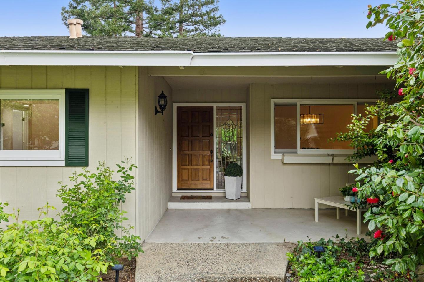 Detail Gallery Image 5 of 63 For 12304 Saratoga Creek, Saratoga,  CA 95070 - 4 Beds | 2/1 Baths