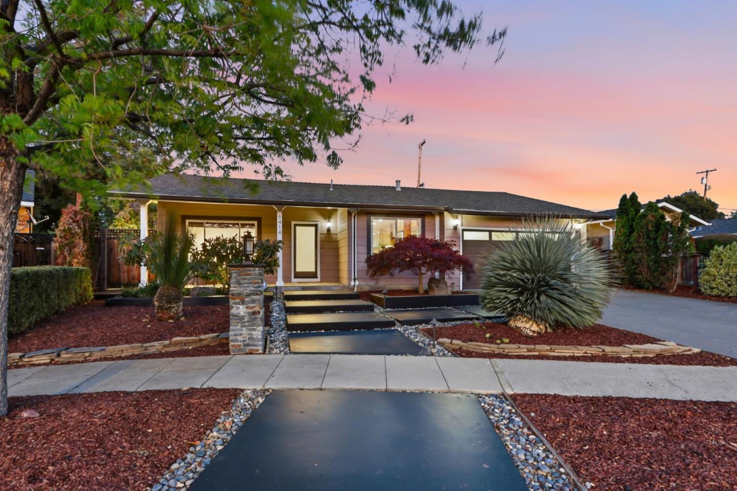 Front Image Thumbnail for ML82041590