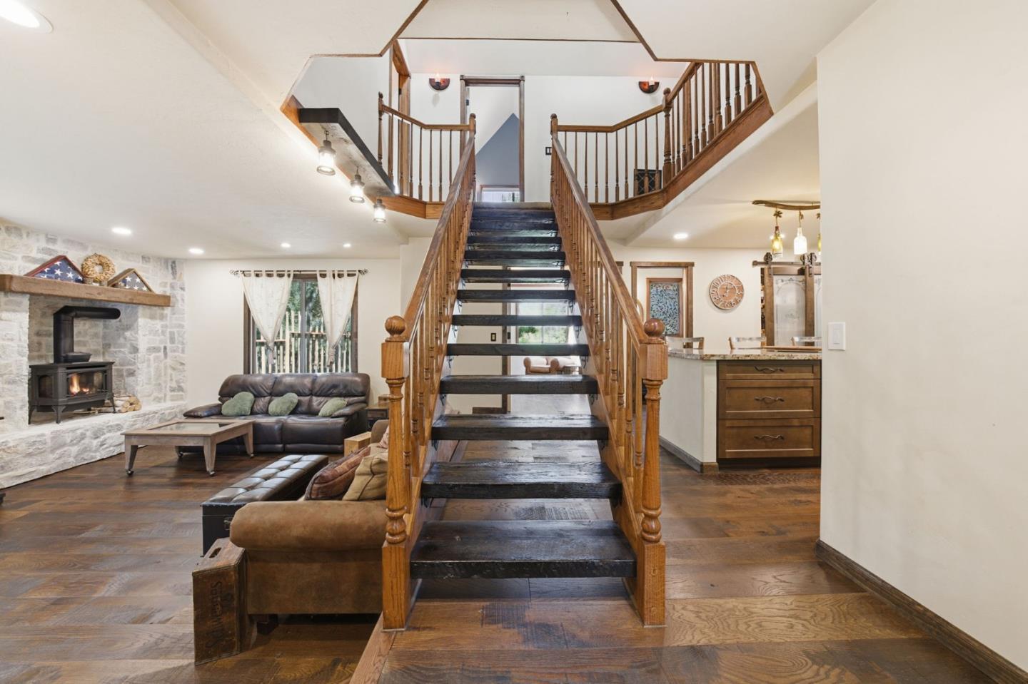 Detail Gallery Image 5 of 50 For 11 Piedras Blancas, Carmel Valley,  CA 93924 - 3 Beds | 2/1 Baths