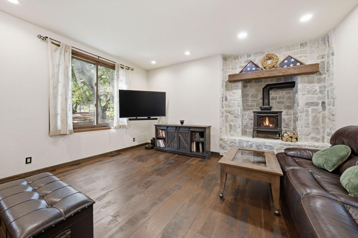 Detail Gallery Image 8 of 50 For 11 Piedras Blancas, Carmel Valley,  CA 93924 - 3 Beds | 2/1 Baths