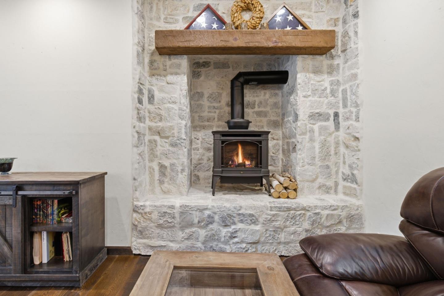 Detail Gallery Image 9 of 50 For 11 Piedras Blancas, Carmel Valley,  CA 93924 - 3 Beds | 2/1 Baths