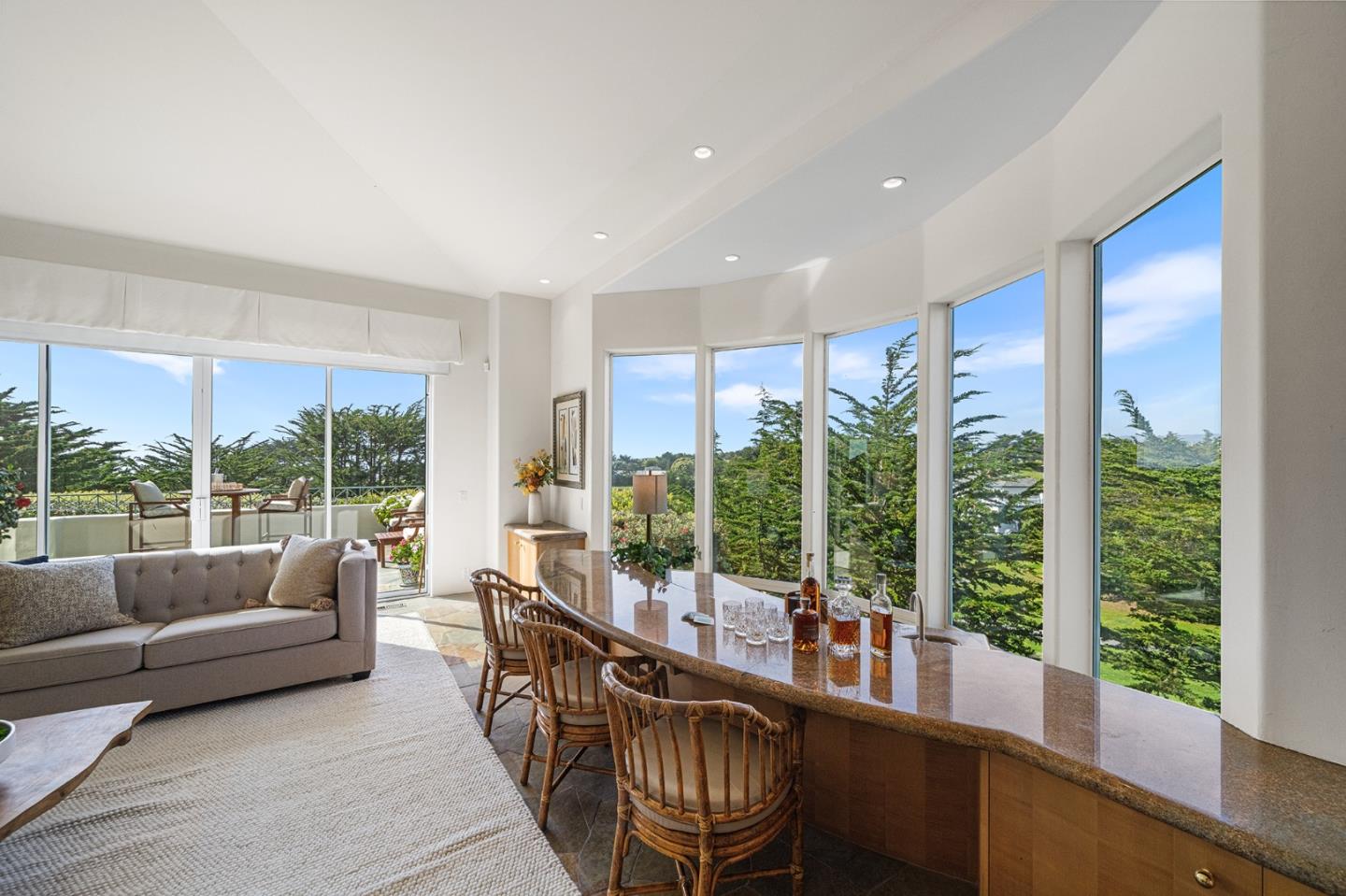 Detail Gallery Image 15 of 48 For 17 Ashdown Pl, Half Moon Bay,  CA 94019 - 4 Beds | 3/1 Baths